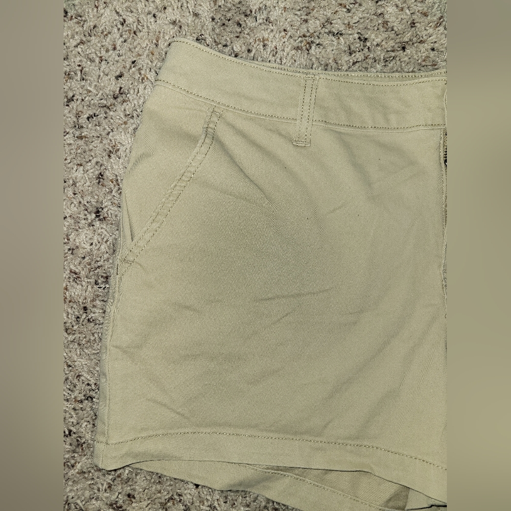 NWT a.n.a Mid-Rise Shortie Shorts Women's Sz 14 - Picture 9 of 13